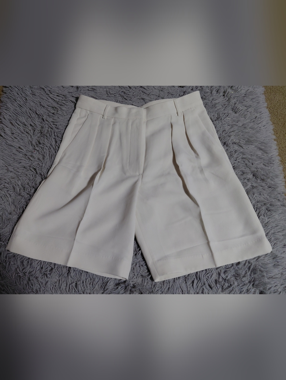 Banana Republic Women’s Cream Tailored Pleat-Front Shorts Size 12 NWT